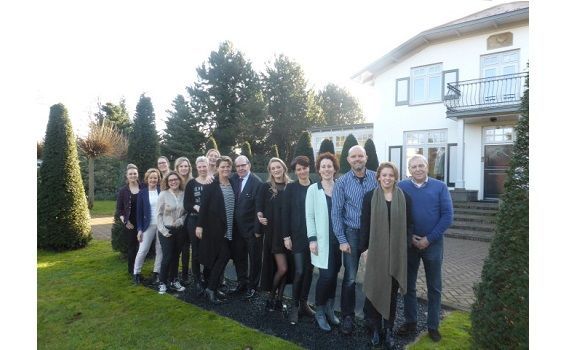 Leo Hertz en Monica van Ee met het hannah team