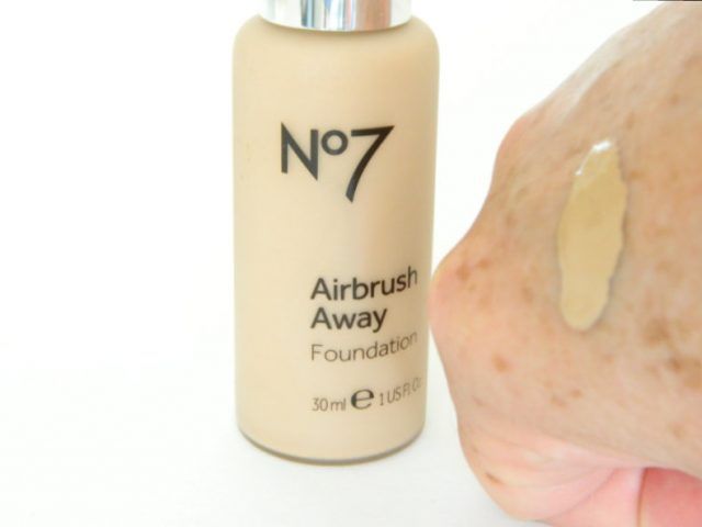 Review- No7 Airbrush Away Foundation 5 N0 7 op hand