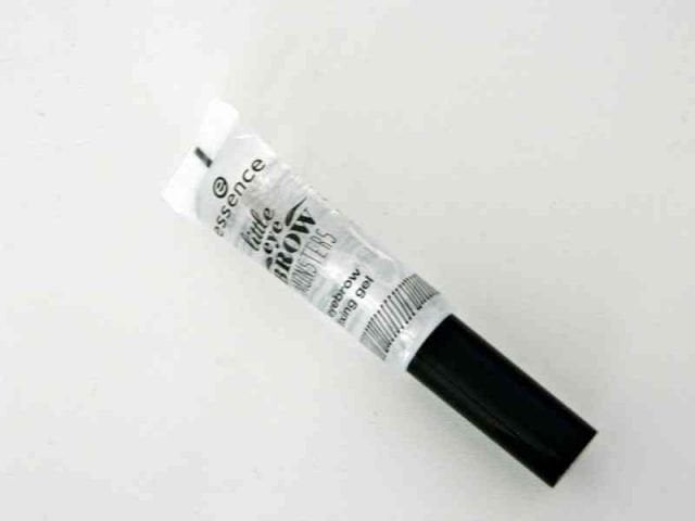 essence-eyebrow-fixing-gel