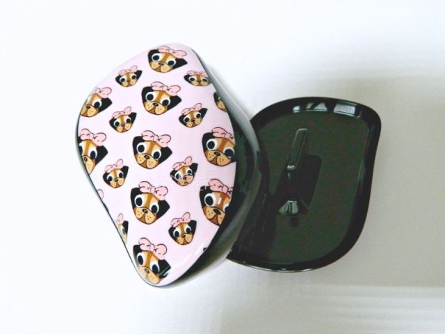 Review- Tangle Teezer Pug Love, haren borstelen met gemak 5 tangle-tezzer-houder-en-borstel