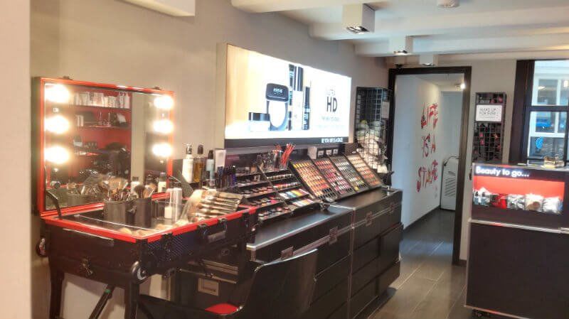 Mijn bezoek aan MAKE UP FOR EVER Amsterdam ( plus make-up review) 3 MAKE UP FOR EVER binnen