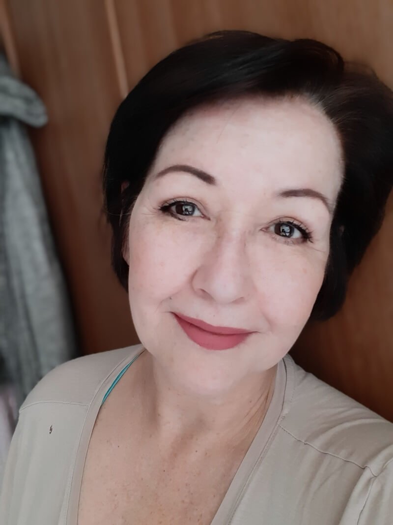 Ik heb mijn haar geverfd met WECOLOUR! (Dekt het grijs haar?) 19 grijs haar Ik heb mijn haar geverfd met WECOLOUR! (Dekt het grijs haar?)