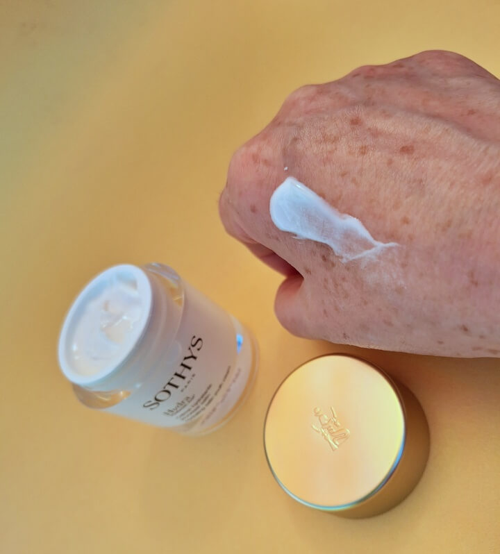 Sothys Hydra Crème Hydratante Jeunesse Satin- Review 7 Sothys Hydra Crème Hydratante Jeunesse Satin (4)