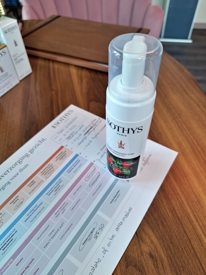 SOTHYS Mousse nettoyante éclat Basil & Strawberry- Review