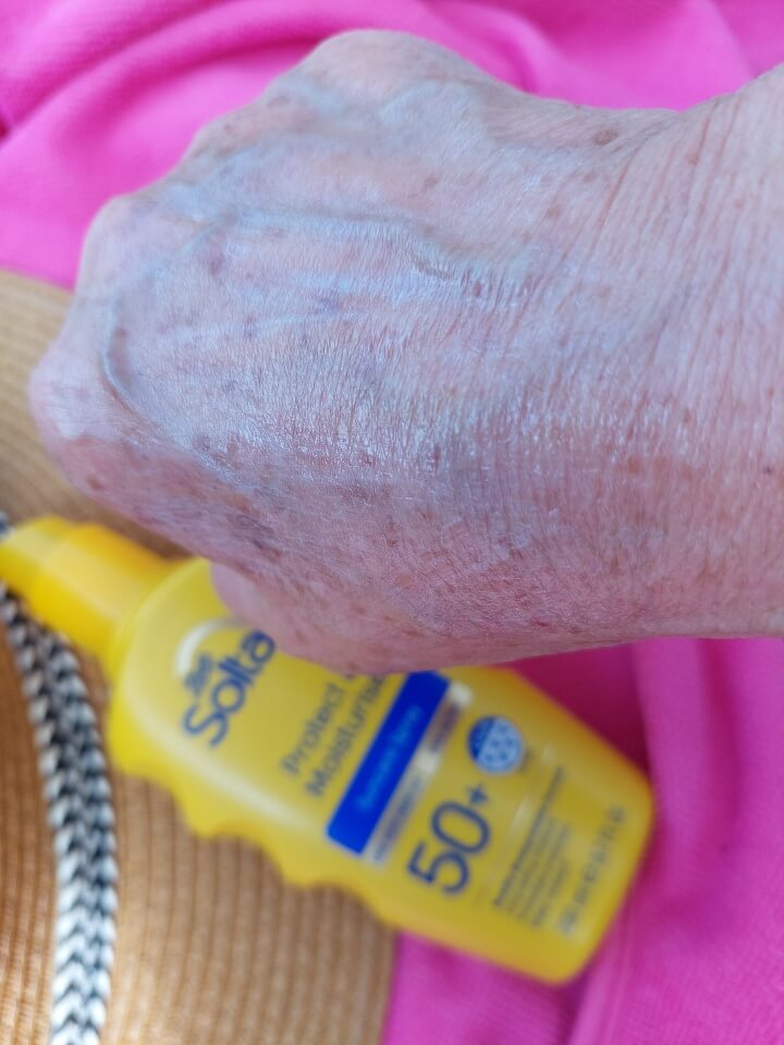 Soltan Zonnebrand Spray Protect & Moisturise 50+ review 10 Soltan Zonnebrand Spray Protect & Moisturise 50+ review 9 soltan Soltan Zonnebrand Spray Protect & Moisturise 50+ review