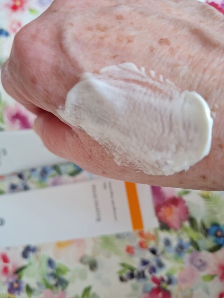 Dr. Hauschka Reinigingscrème, Gezichtslotion en Rozencrème- review 14 Dr. Hauschka Reinigingscrème, Gezichtslotion en Rozencrème- review 13 dr. hauschka Dr. Hauschka Reinigingscrème, Gezichtslotion en Rozencrème- review